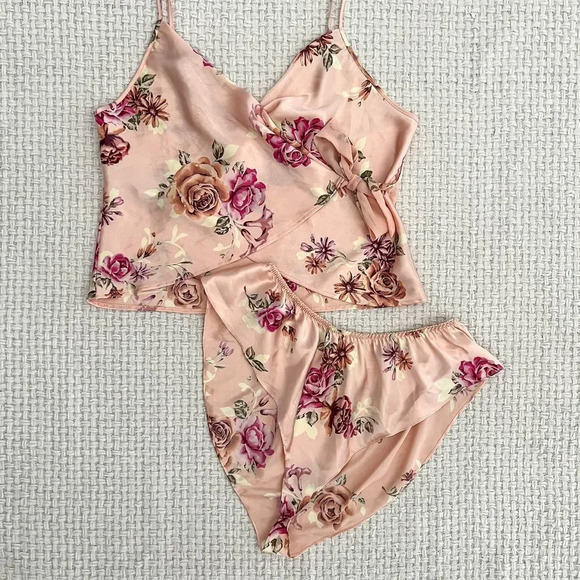 VINTAGE Cami & Shorts Pajama Set - Picture 2 of 6